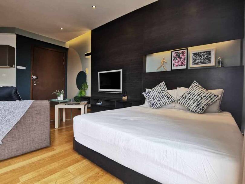 Rent Modern Studio Room with Infinity Pool @ Regalia Residence with ...