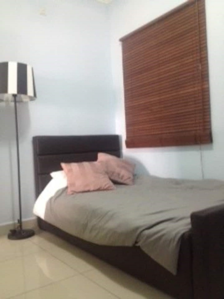 Rent Paramount View Condominium with Zero Deposit Room for rent in