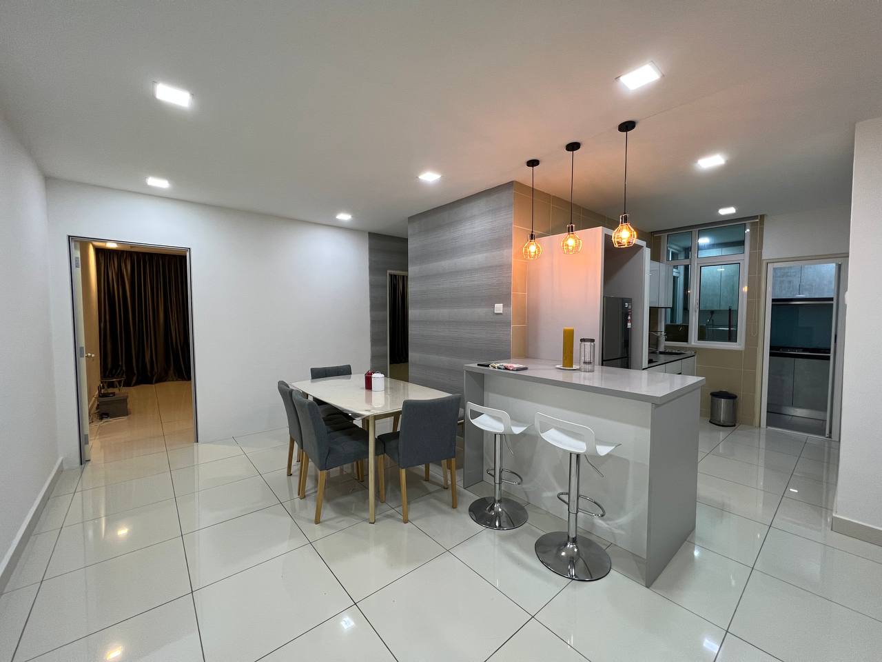 Rent Central Residence, Sungai Besi with Zero Deposit - 4 room Highrise