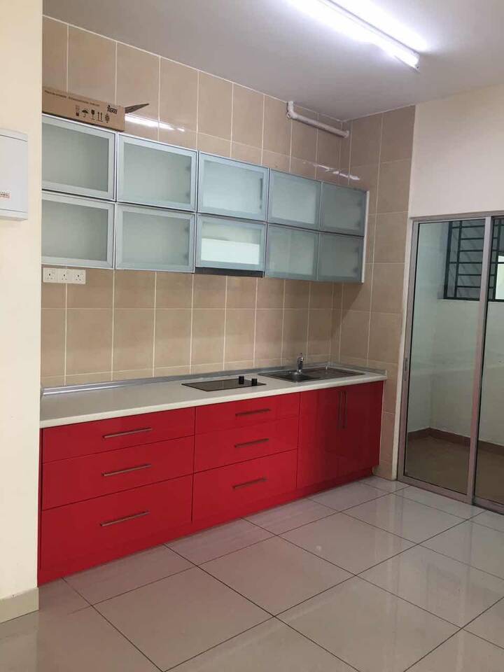 Rent OUG Parklane, Old Klang Road with Zero Deposit 3 room Highrise