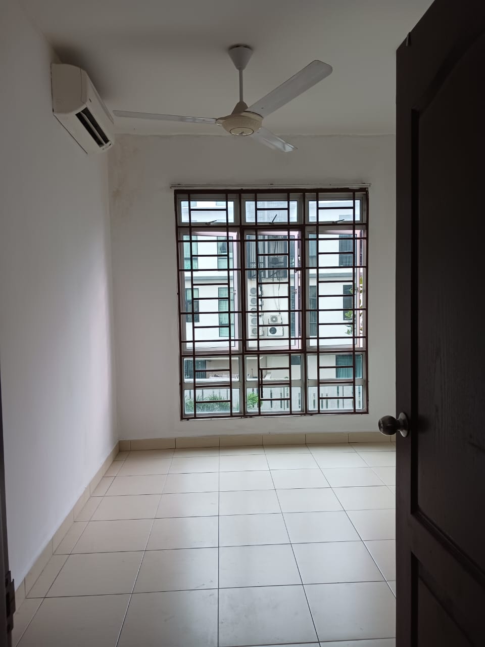 Rent Villa Park Condominium, Seri Kembangan with Zero Deposit 4 room