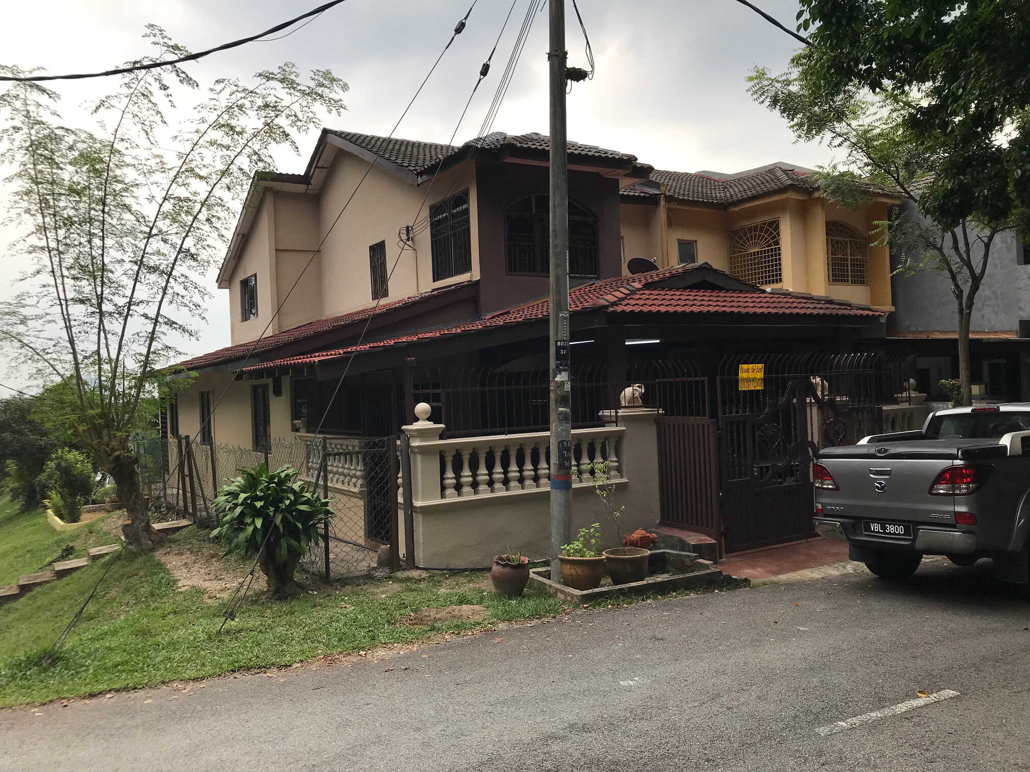 Rent Double Storey Terrace House with Zero Deposit 5 room Landed for