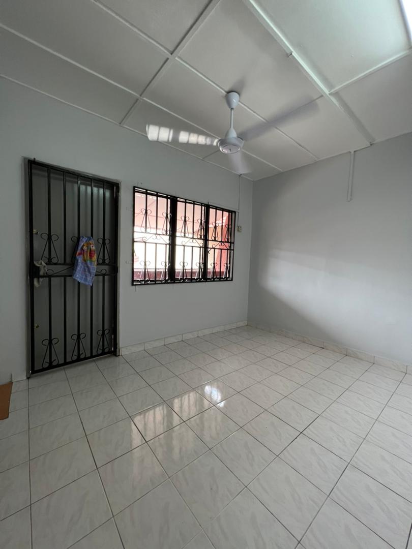 Rent Taman Sri Gombak, Batu Caves with Zero Deposit 4 room Landed for