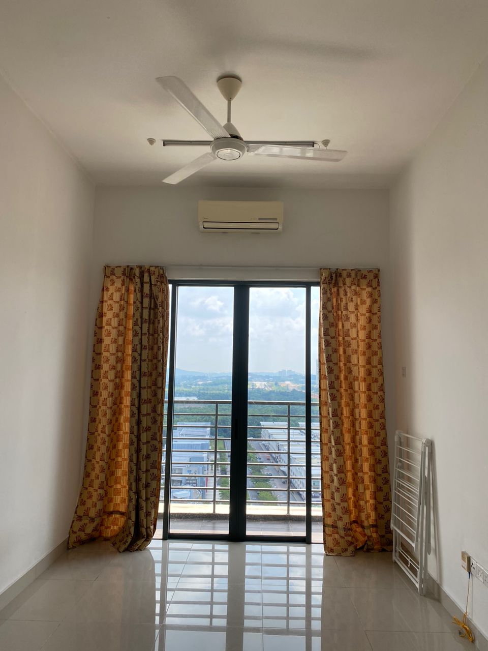 Rent Dpulze Residence, Cyberjaya with Zero Deposit 1 room Highrise