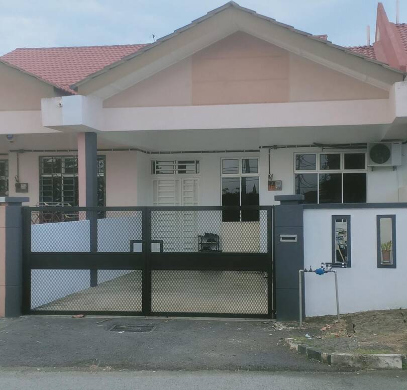 Rent Taman Bukit Galena, Seremban with Zero Deposit 4 room Landed for