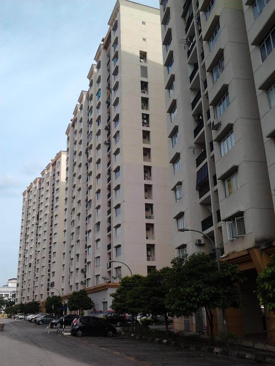 Rent Sri Pandan Condominium with Zero Deposit 3 room Highrise for