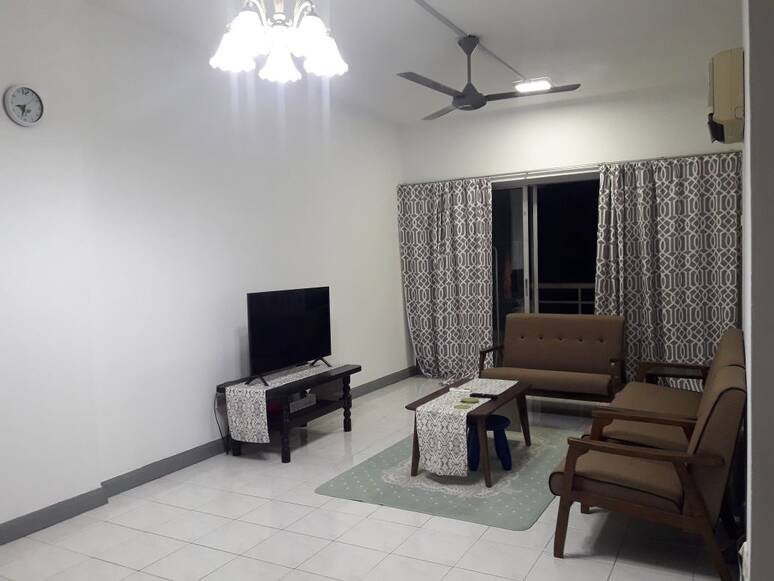 Rent Pantai Panorama, Pantai with Zero Deposit Room for rent in