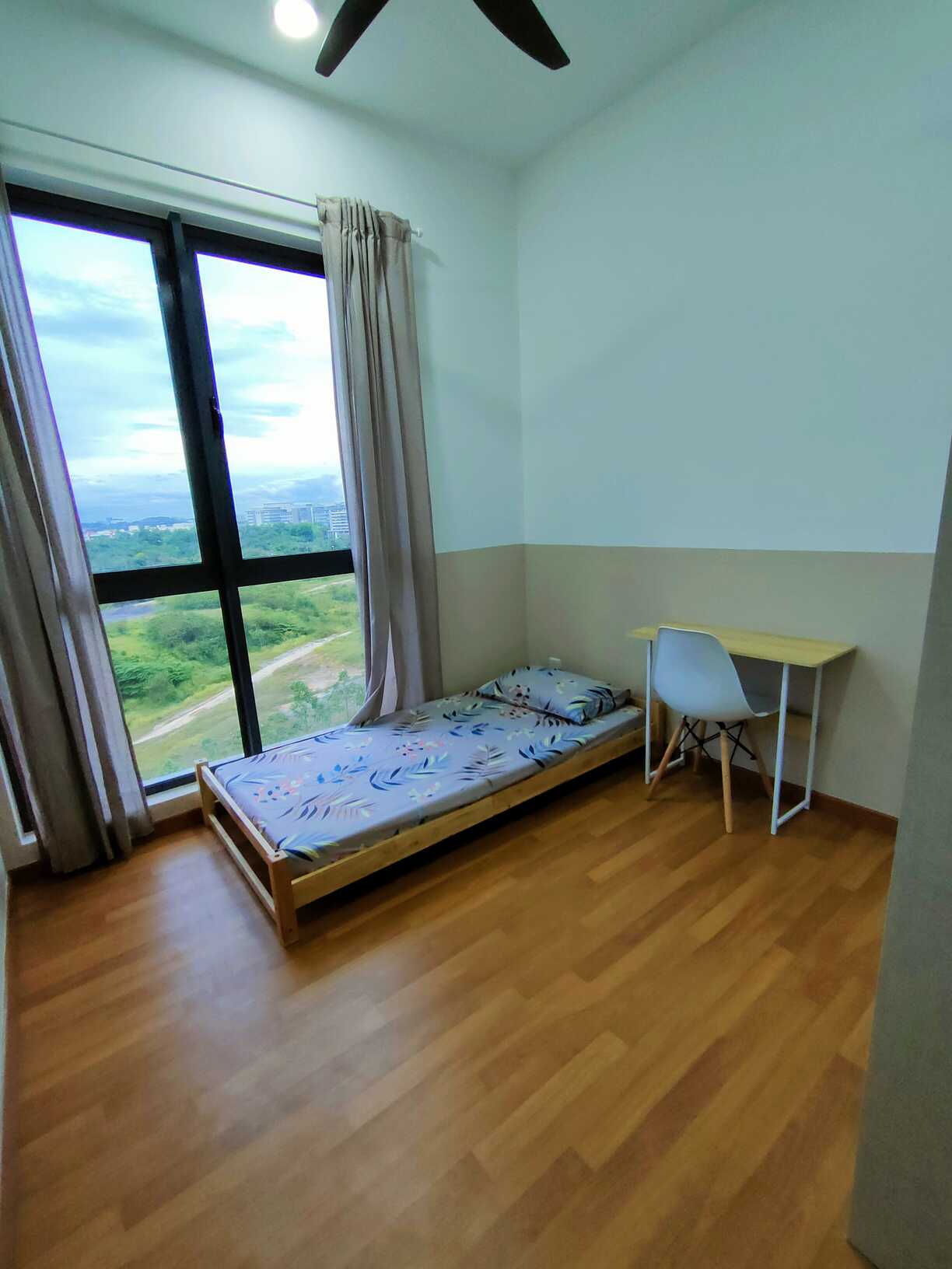 Rent The Clio 2 Residences, IOI Resort City with Zero Deposit Room