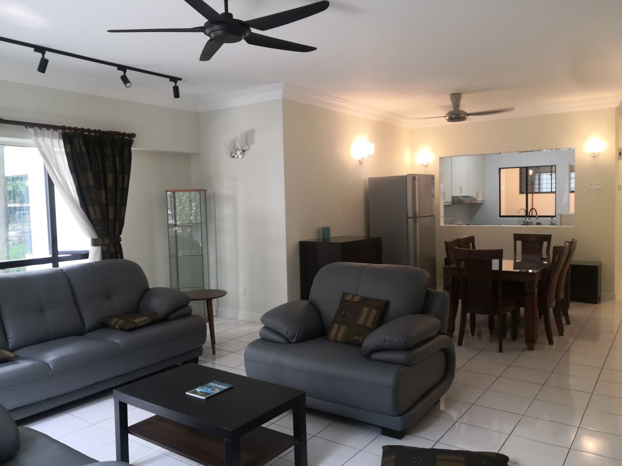 Rent Cameron Tower with Zero Deposit 3 room Highrise for rent in